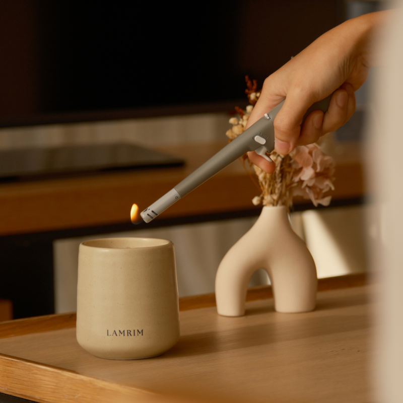 18 เทียนหอม scent perfume candle เครื่องหอม อโรม่า น้ำมันหอมระเหย ผ่อนคลาย relax aroma aromatherapy esstential oil